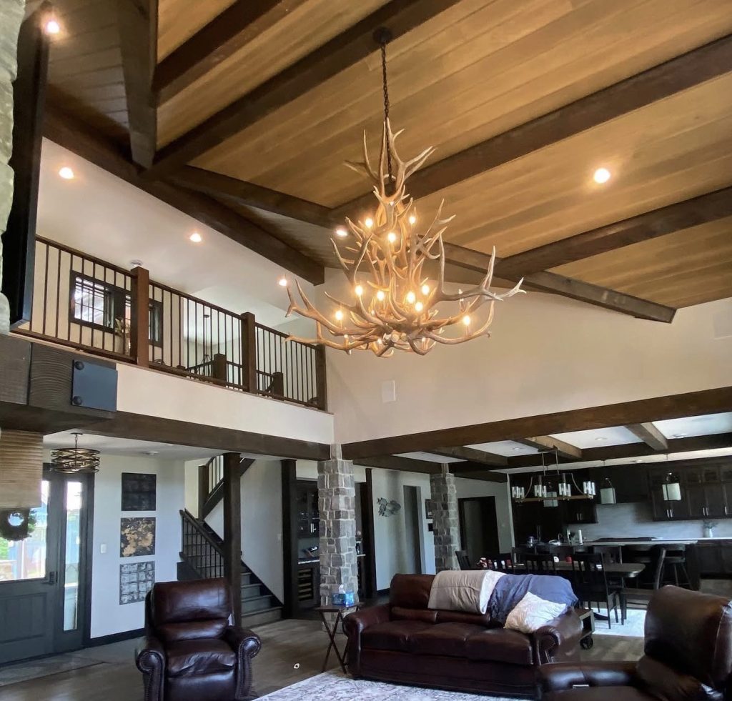 Antler chandelier guides for choosing the right size and design